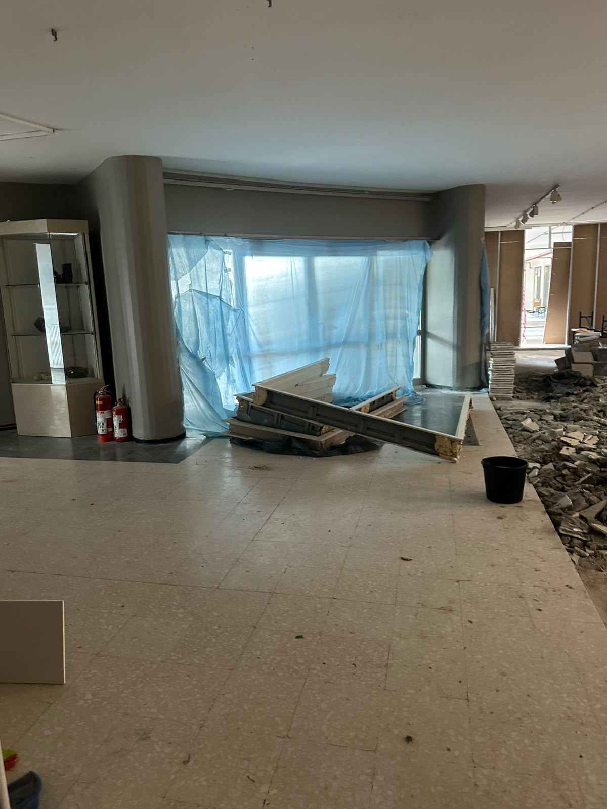 Tuzla Koç Okulları iç mekân yapım alanı